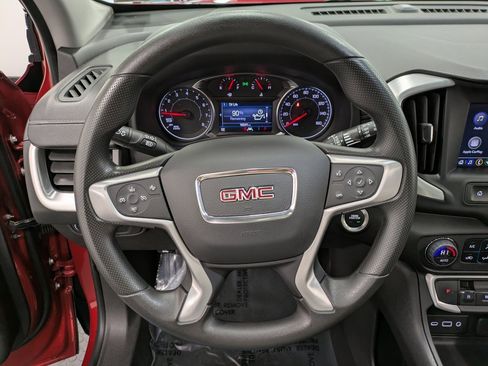 Used 2024 GMC Terrain SLE w/ Driver Convenience Package image 21