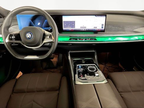 Certified 2024 BMW i7 eDrive50 image 16