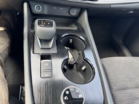 Used 2023 Nissan Rogue SV image 18