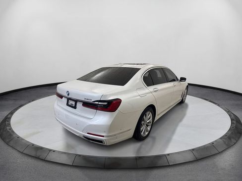 Used 2020 BMW 740i w/ Cold Weather Package RWD image 5