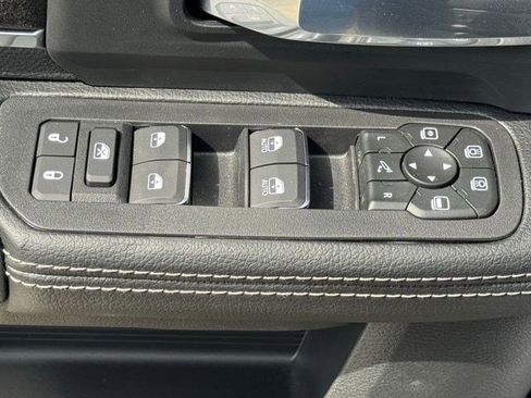 New 2026 RAM 2500 Laramie AWD/4WD image 12