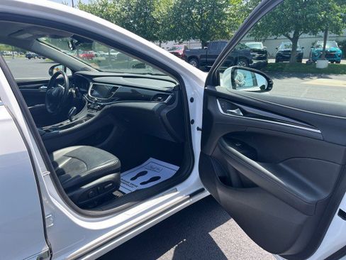 Used 2018 Buick LaCrosse Essence image 28