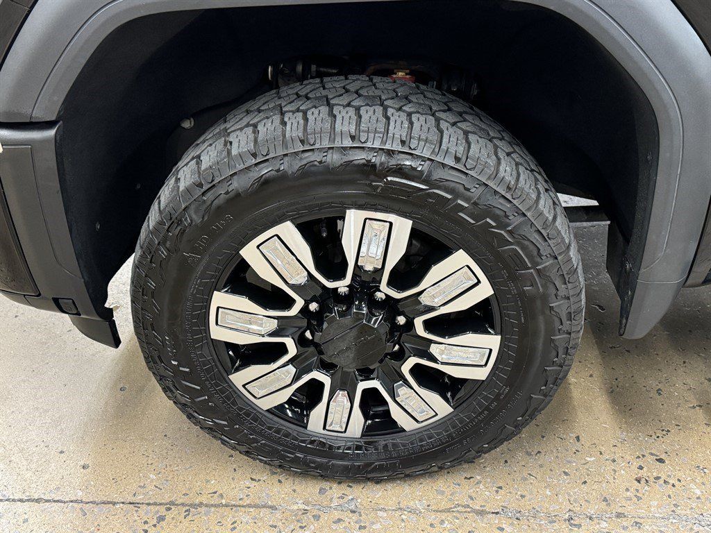 Used 2024 GMC Sierra 2500 Denali w/ Denali Reserve Package AWD/4WD image 4