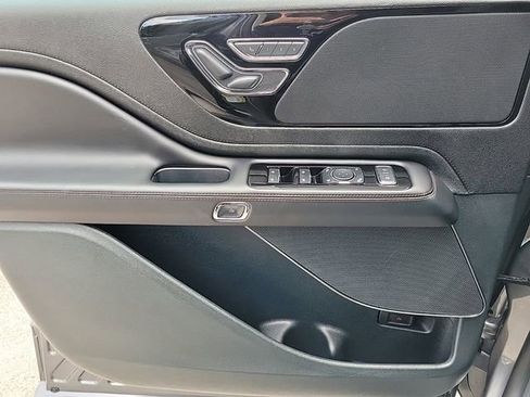 Certified 2024 Lincoln Aviator 2WD w/ Premium Package image 26