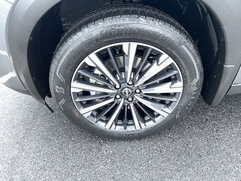 New 2026 Nissan Pathfinder Platinum image 9