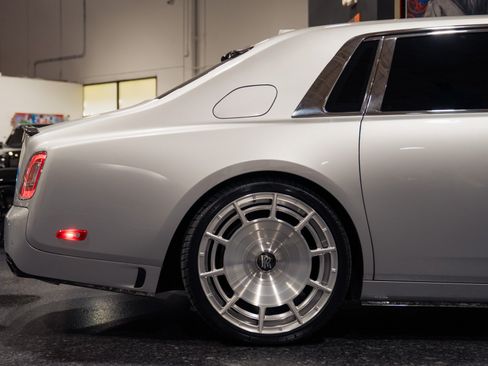 Used 2020 Rolls-Royce Phantom Sedan RWD image 30