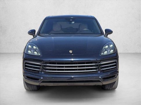 Used 2019 Porsche Cayenne w/ Premium Plus Package image 2