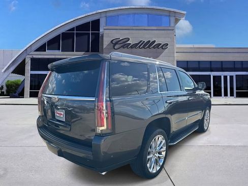 Used 2017 Cadillac Escalade Luxury image 5