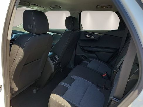 Used 2025 Chevrolet Blazer LT FWD image 8