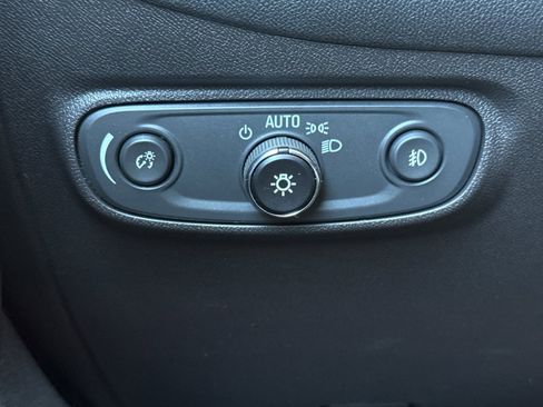 Used 2021 Chevrolet Equinox LT AWD/4WD image 40