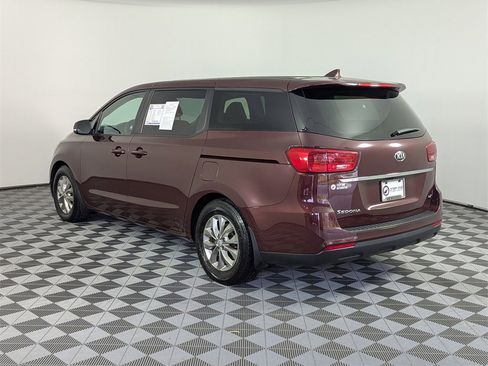 Used 2020 Kia Sedona LX image 5