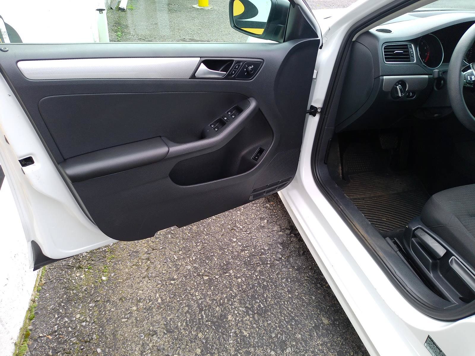 Used 2016 Volkswagen Jetta SE FWD image 21