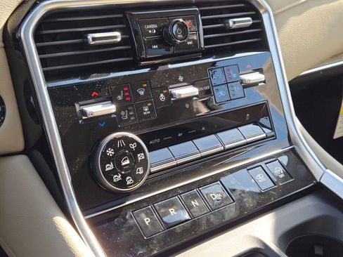 New 2026 Nissan Armada Platinum Reserve w/ Accent Package AWD/4WD image 30