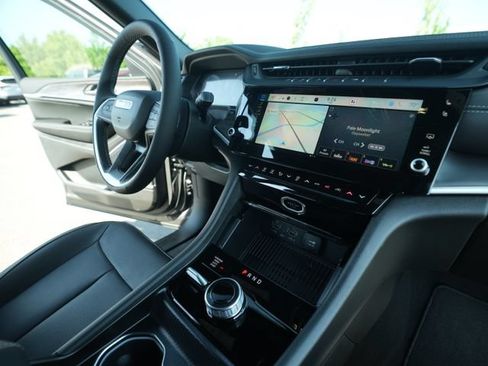 New 2026 Jeep Grand Cherokee L Limited AWD/4WD image 36