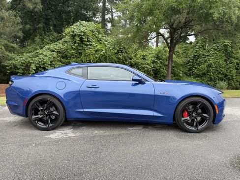 Used 2022 Chevrolet Camaro LT w/ RS Package RWD image 29