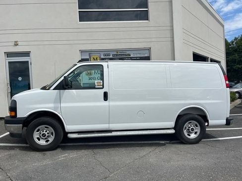 Used 2025 GMC Savana 2500 w/ Driver Convenience Package RWD image 2