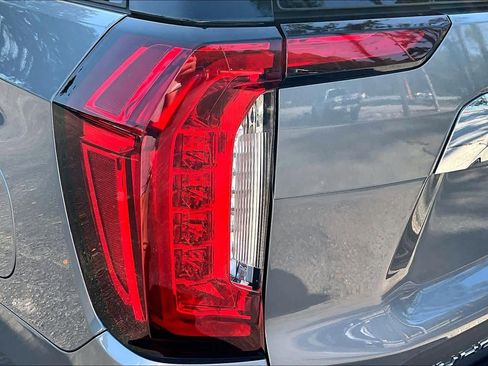 Used 2021 GMC Yukon SLT w/ SLT Premium Package image 29