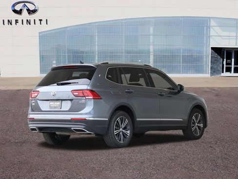 Used 2018 Volkswagen Tiguan SEL AWD/4WD image 53