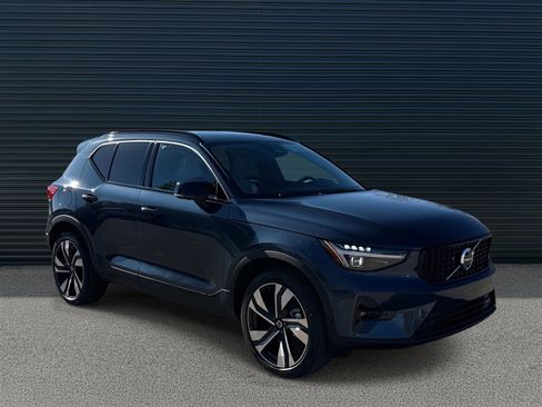 New 2026 Volvo XC40 B5 Ultra w/ Climate Package image 3