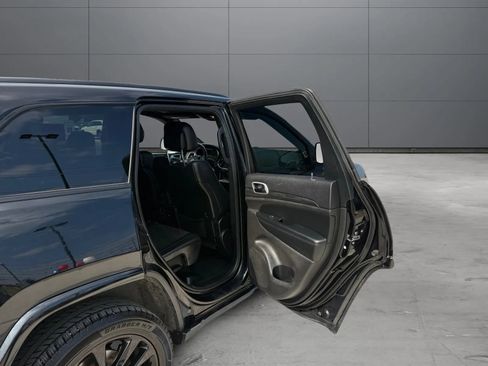 Used 2019 Jeep Grand Cherokee Altitude AWD/4WD image 19