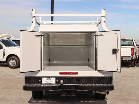 New 2026 Ford F250 XL w/ XL Chrome Package RWD image 33