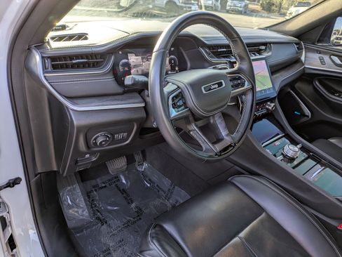 Used 2022 Jeep Grand Cherokee L Overland w/ Advanced Protech Group III image 14