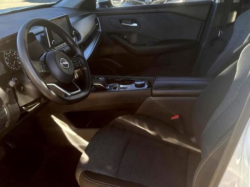 Used 2023 Nissan Rogue SV image 10