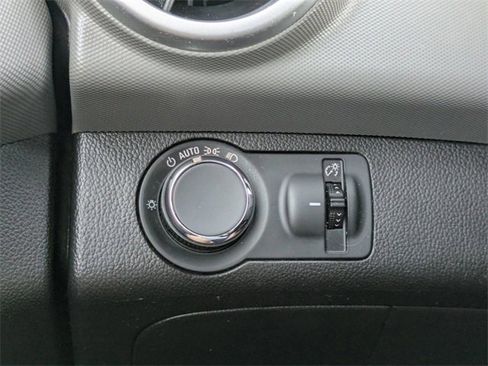 Used 2020 Chevrolet Sonic LT image 25