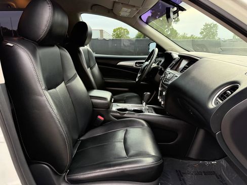 Used 2017 Nissan Pathfinder SL w/ SL Tech Package FWD image 18