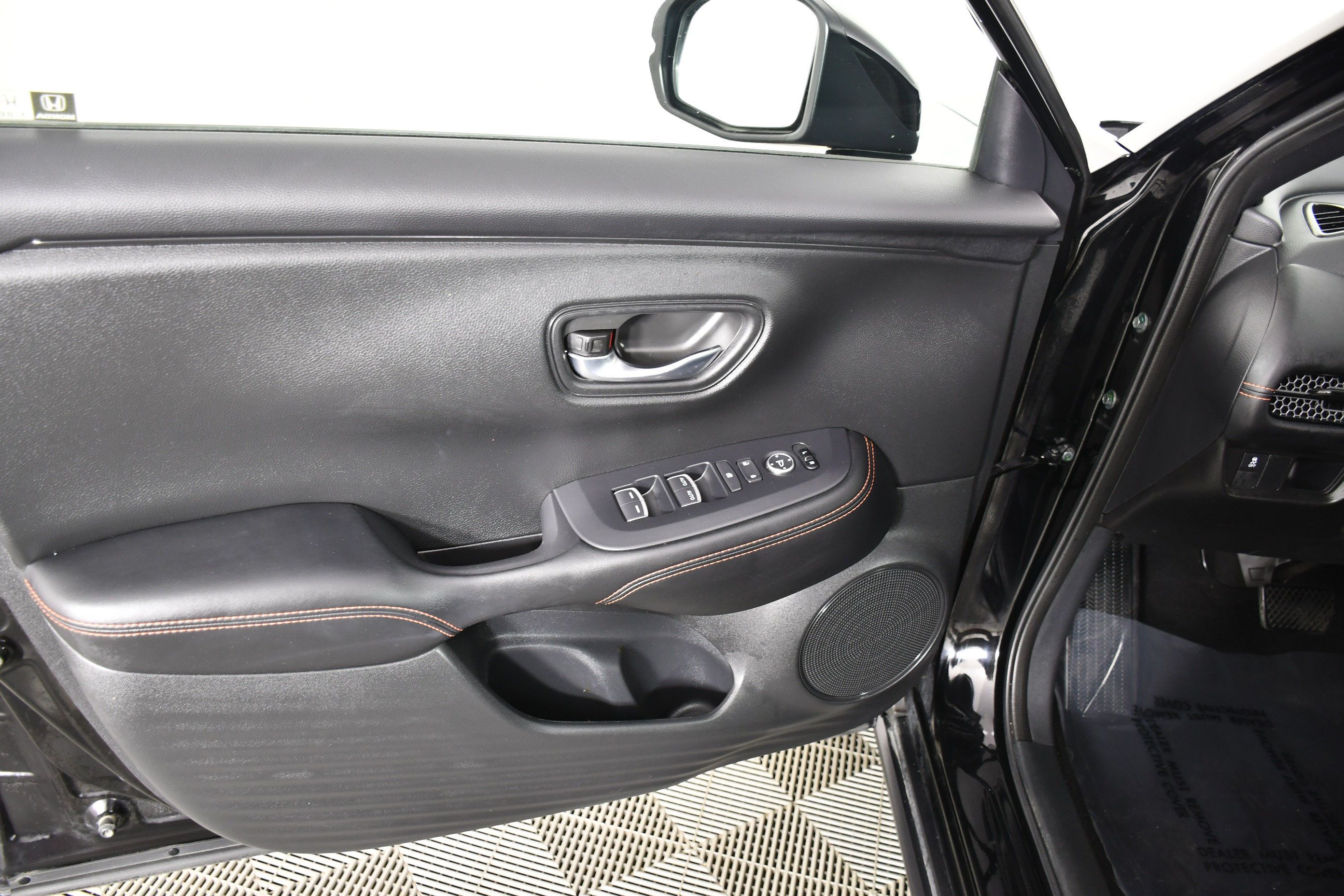Certified 2025 Honda HR-V Sport image 33