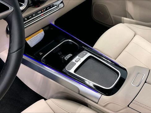 New 2026 Mercedes-Benz GLB 250 image 7