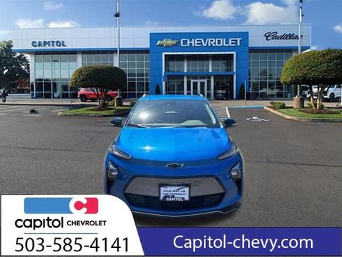 Used 2022 Chevrolet Bolt EUV LT w/ Convenience Package FWD image 3