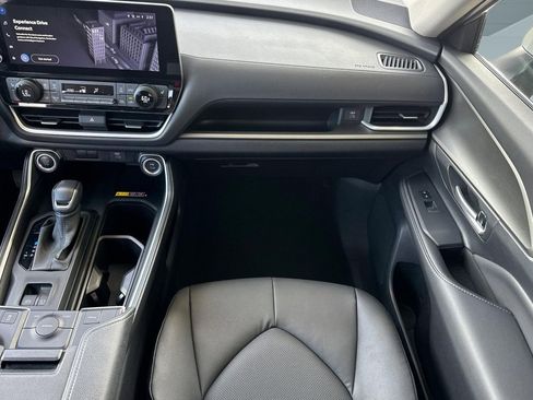 Used 2025 Toyota Grand Highlander FWD image 29