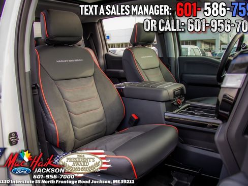 New 2026 Ford F250 Lariat w/ Black Appearance Package image 38