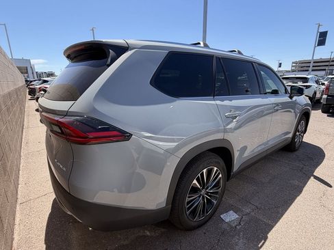 Used 2026 Toyota Grand Highlander AWD Hybrid image 13