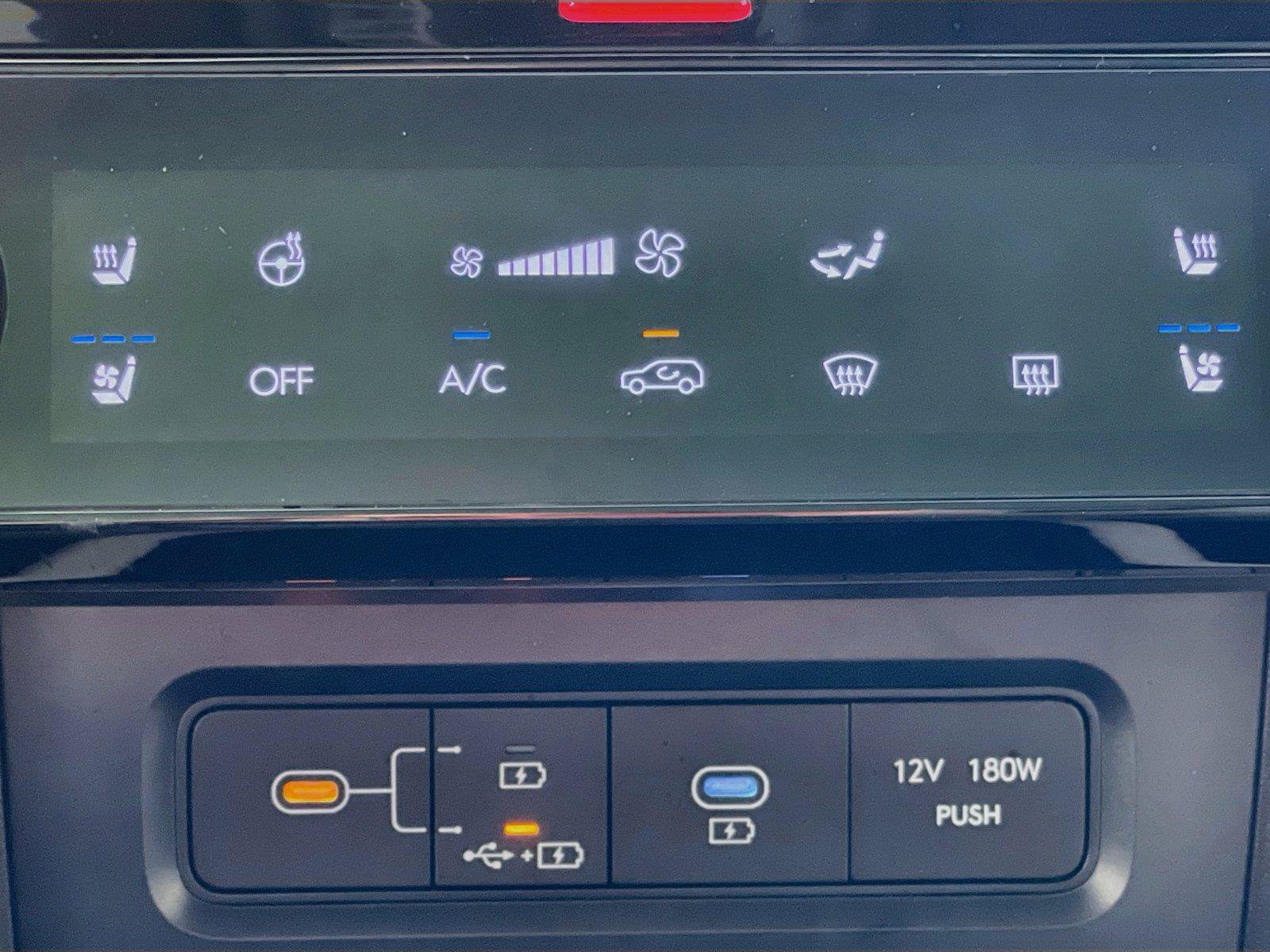 Certified 2025 Hyundai Tucson Limited AWD/4WD image 25