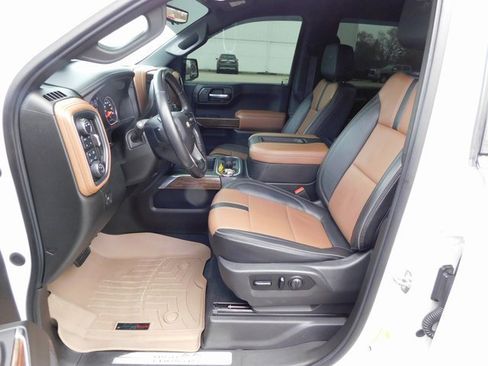 Used 2021 Chevrolet Silverado 1500 High Country w/ Technology Package image 18