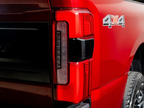 Used 2025 Ford F250 Platinum image 13