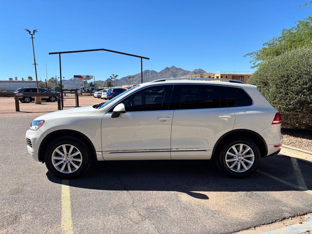 Used 2011 Volkswagen Touareg Sport AWD/4WD image 5