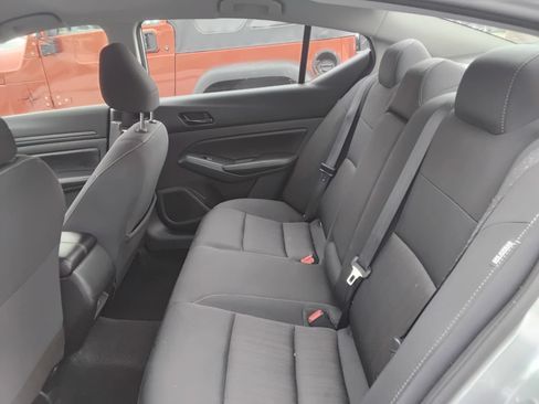 Used 2024 Nissan Altima 2.5 SV FWD image 11