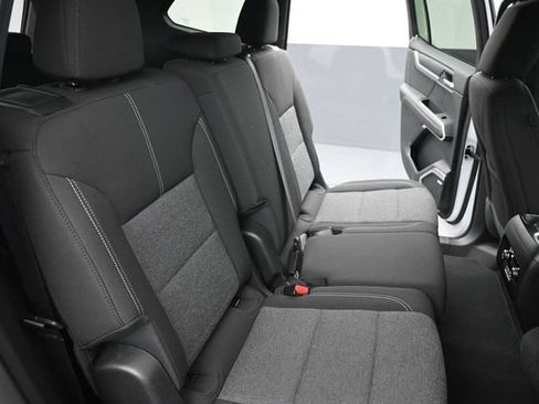 Used 2025 GMC Acadia Elevation FWD image 17