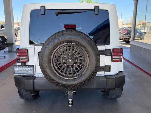 Used 2013 Jeep Wrangler Unlimited Sahara w/ Dual Top Group AWD/4WD image 7