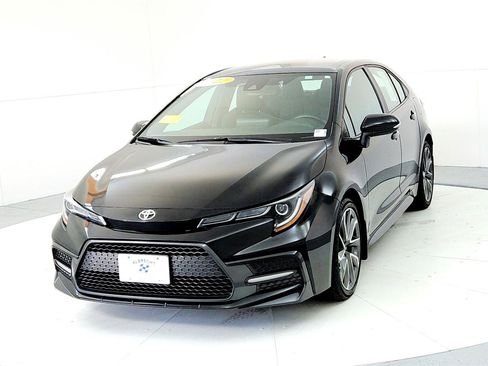 Used 2022 Toyota Corolla SE image 2