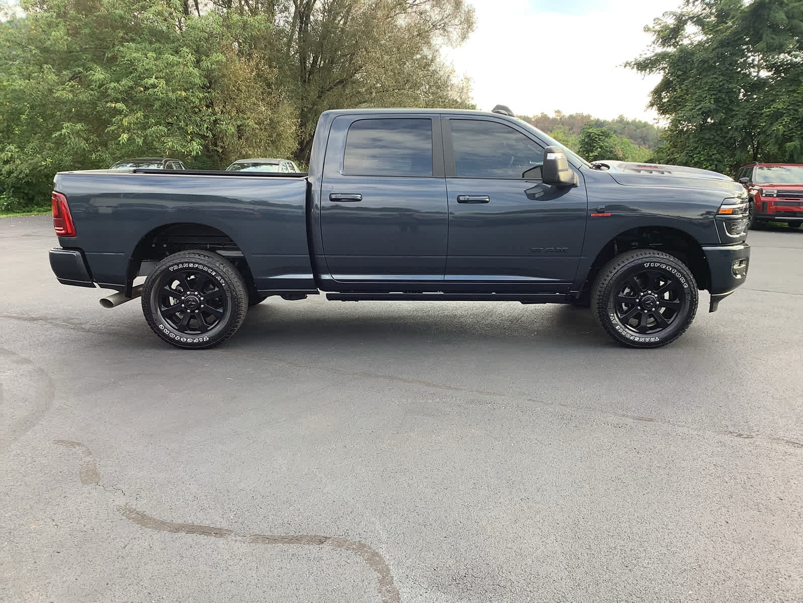 Used 2025 RAM 2500 Laramie AWD/4WD image 2