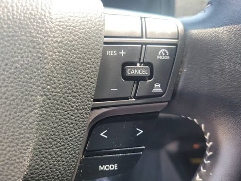 Used 2025 Toyota Camry SE w/ Convenience Package FWD image 16