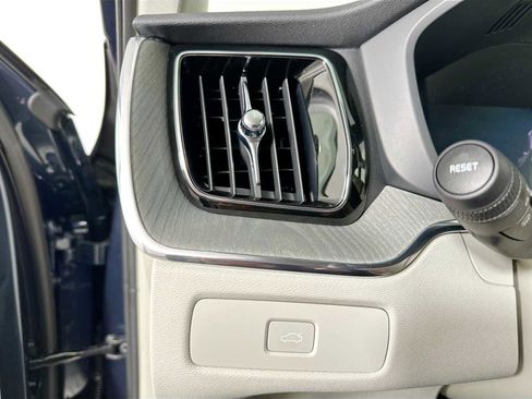 Used 2025 Volvo XC60 B5 Plus w/ Protection Package Premier image 10
