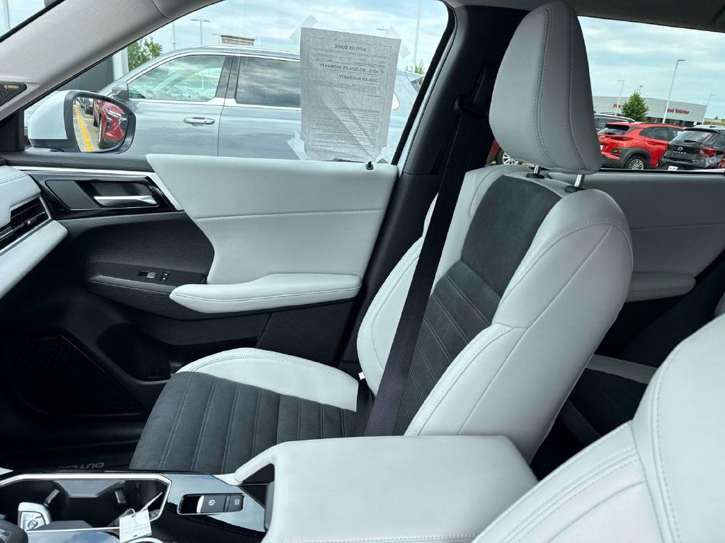 Used 2026 Mitsubishi Outlander SE FWD image 20
