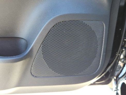 Used 2025 Nissan Versa SV FWD image 23