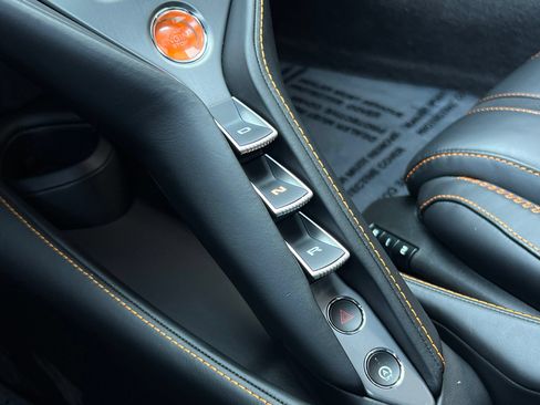 Used 2025 McLaren 750S Spider RWD image 35