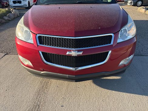 Used 2012 Chevrolet Traverse LT FWD image 9